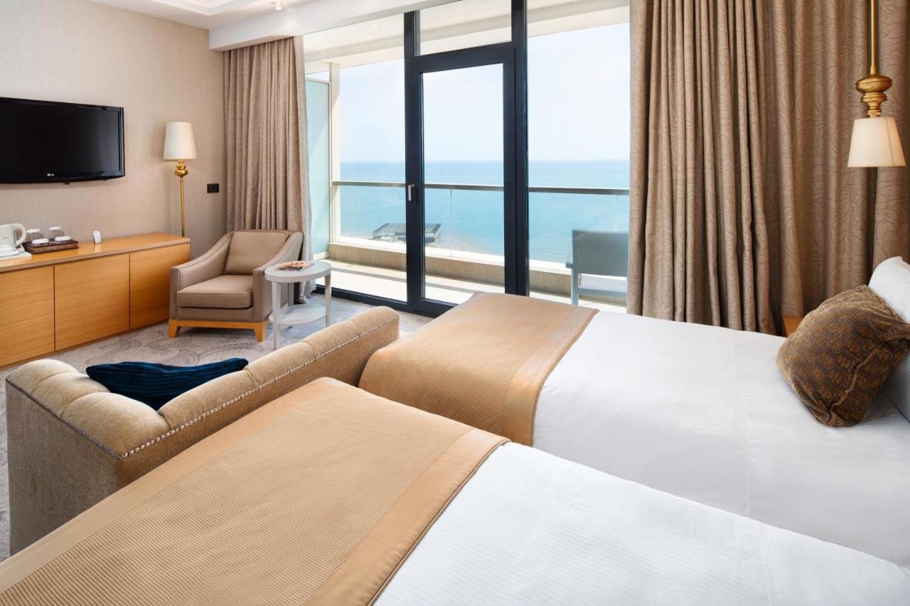 Bilgah Beach Hotel Экстерьер фото A room at the hotel