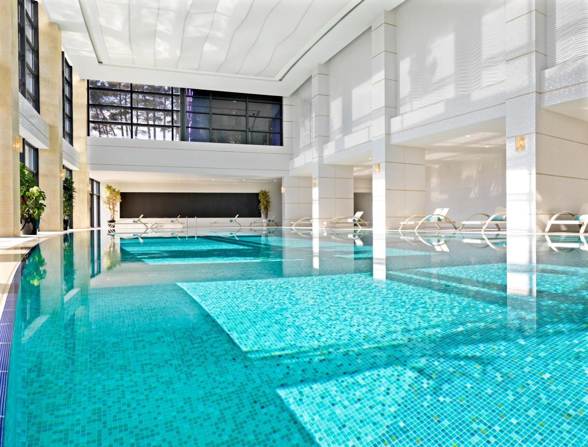 Bilgah Beach Hotel Экстерьер фото The swimming pool at the hotel