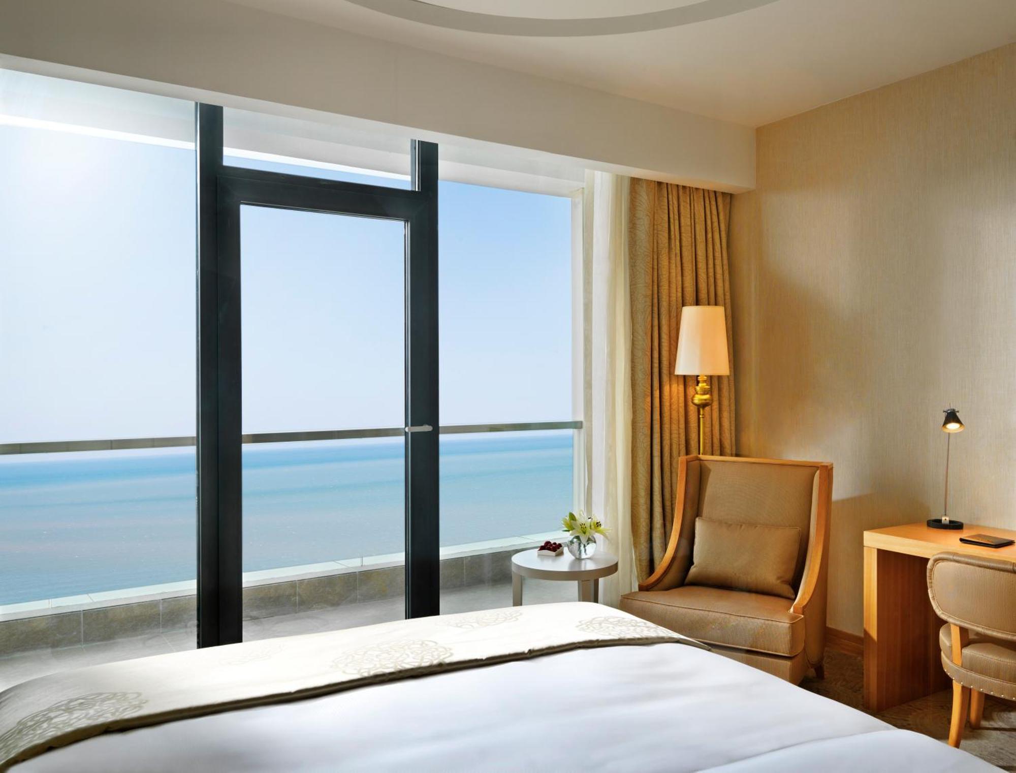 Bilgah Beach Hotel Экстерьер фото A room at the hotel